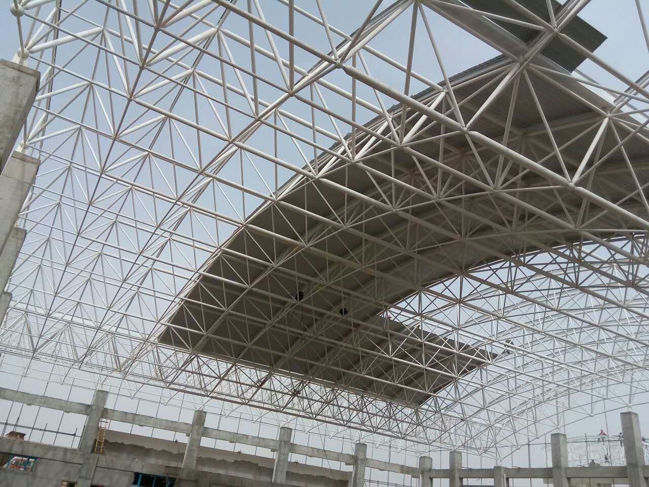 泰安青岛一汽网架